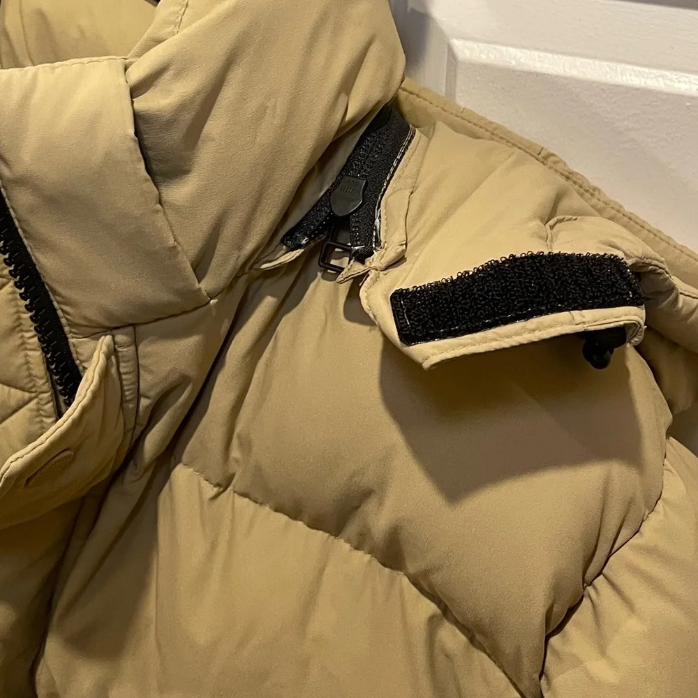 Aritzia The Super Puff Shorty Oxford Tan Sz XS NWOT - Picture 5 of 16